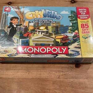 NIP Monopoly Hasbro Cityville Game ages 8 and up 2-4 players